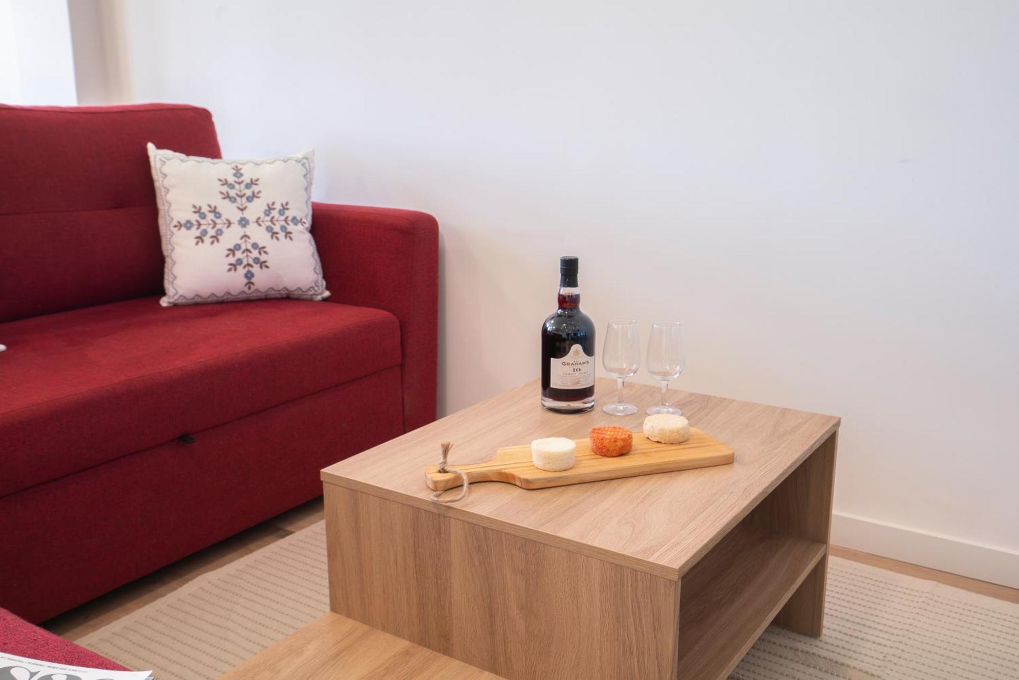 Host Wise - Comfy Minimalist Flat Appartement